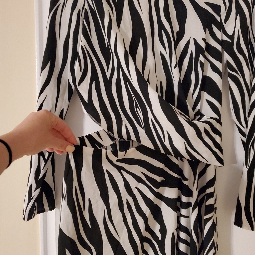 Zebra Patterns Flared Long Sleeves High-Neck Dress - Picture 10 of 15